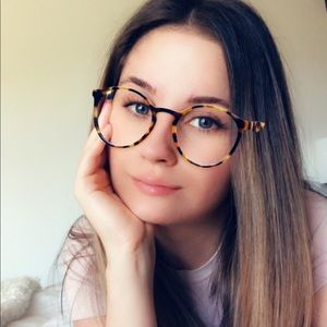 Meet your Posher, Myriam